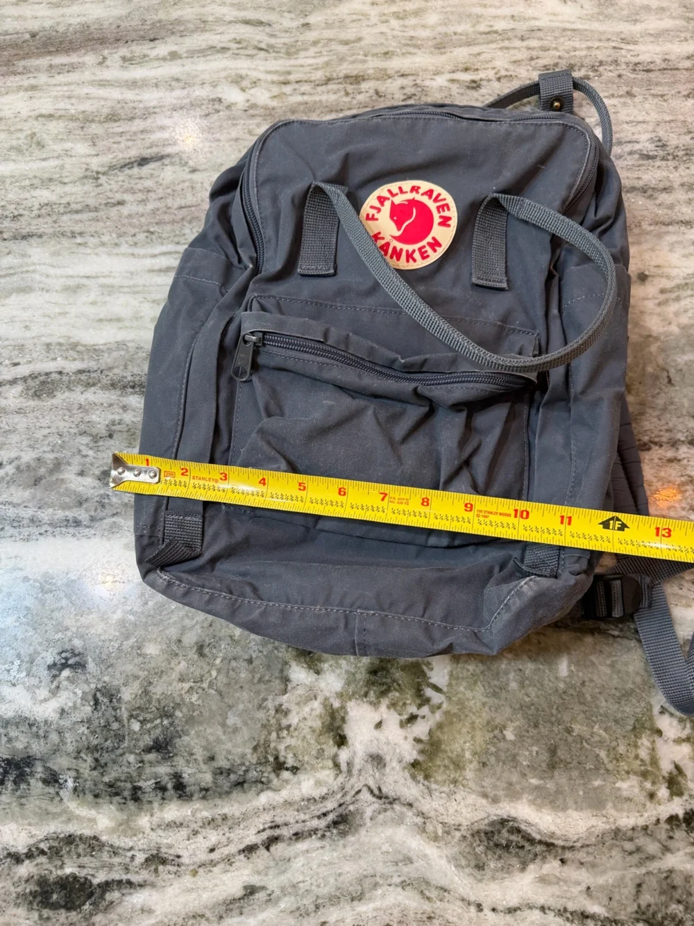 Fjallraven Kånken Backpack - Charcoal Gray with Red Logo